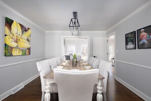 Dining - Gratz Park Place-Historic District- Walk Downtown (Lexington)