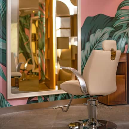 Couples treatment rooms, sauna, steam room, body treatments