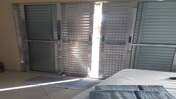 4 chambres, fer et planche à repasser, Wi-Fi, draps fournis