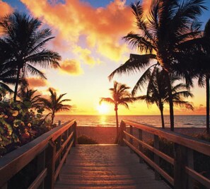 Beach - 3 bedroom home in quiet neighborhood 7 mins to beach<br>And other attractions  (Hollywood)