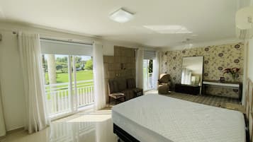 6 habitaciones, tabla de planchar con plancha, wifi y ropa de cama