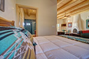 1 bedroom, desk, WiFi, bed sheets
