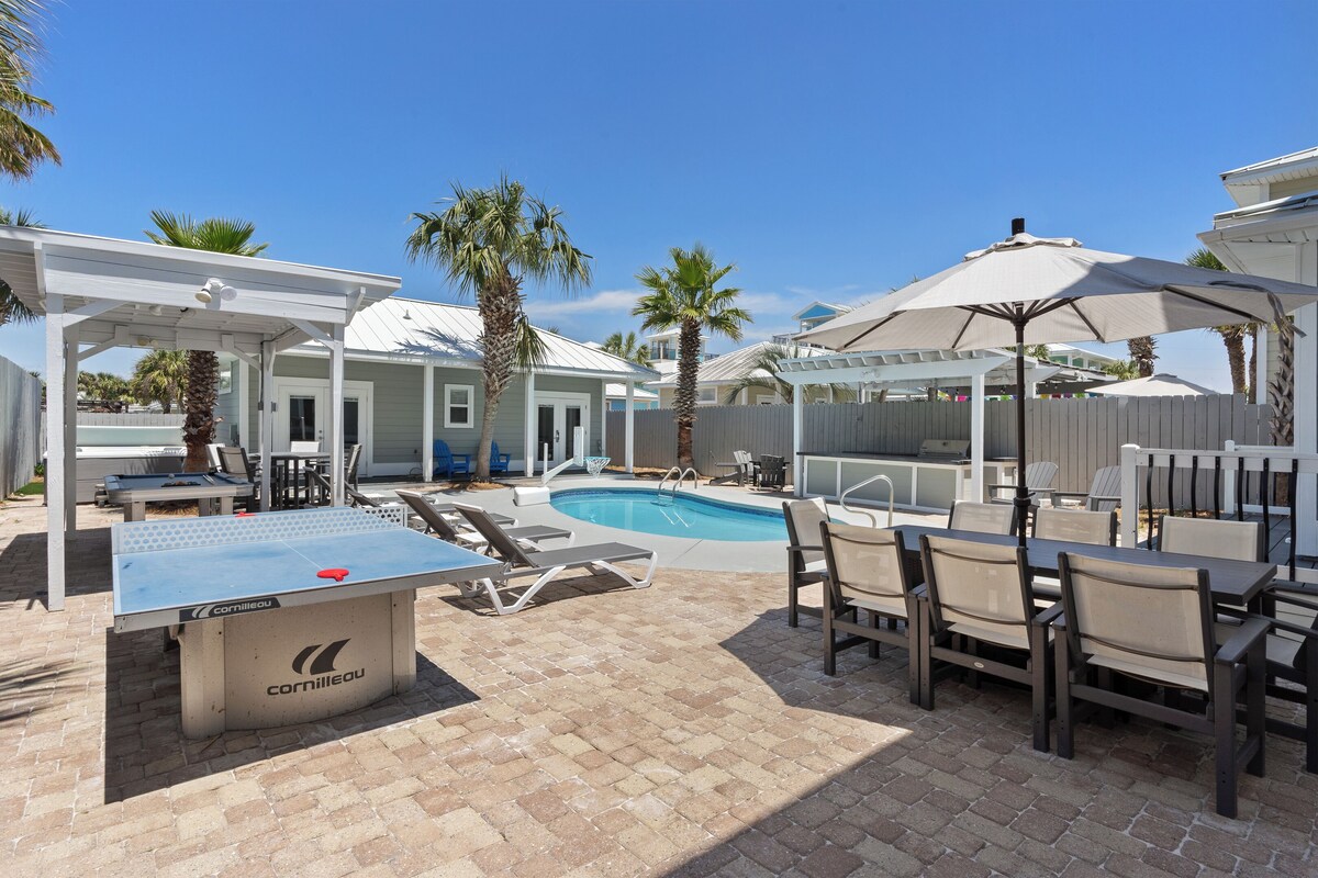 Across Beach, Pool, Pool Table,Ping Pong, Golf Cart Rental, Amazing Yard, 7 BR