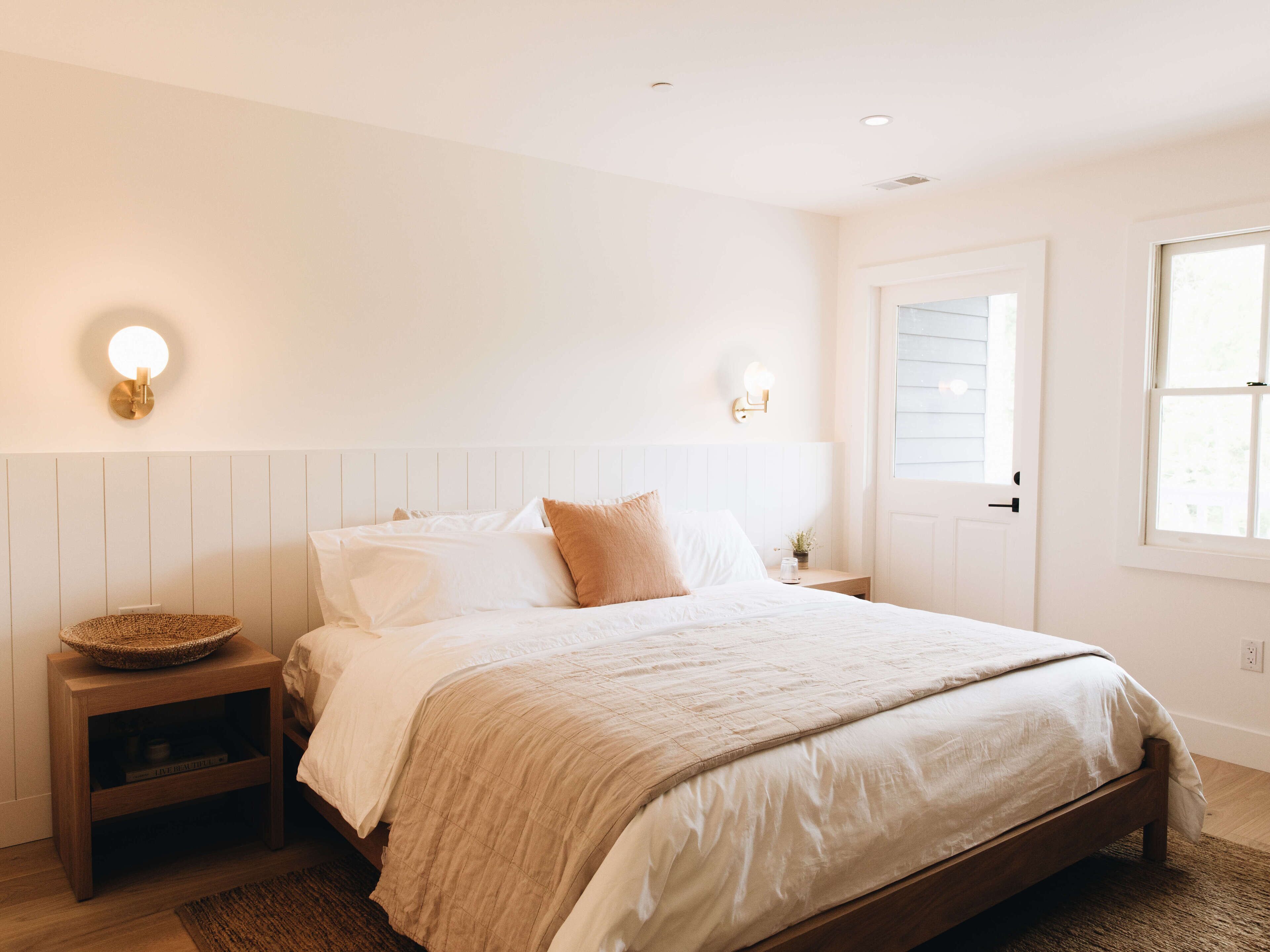 deluxe room | frette italian sheets, premium bedding, iron/ironing board, free wifi