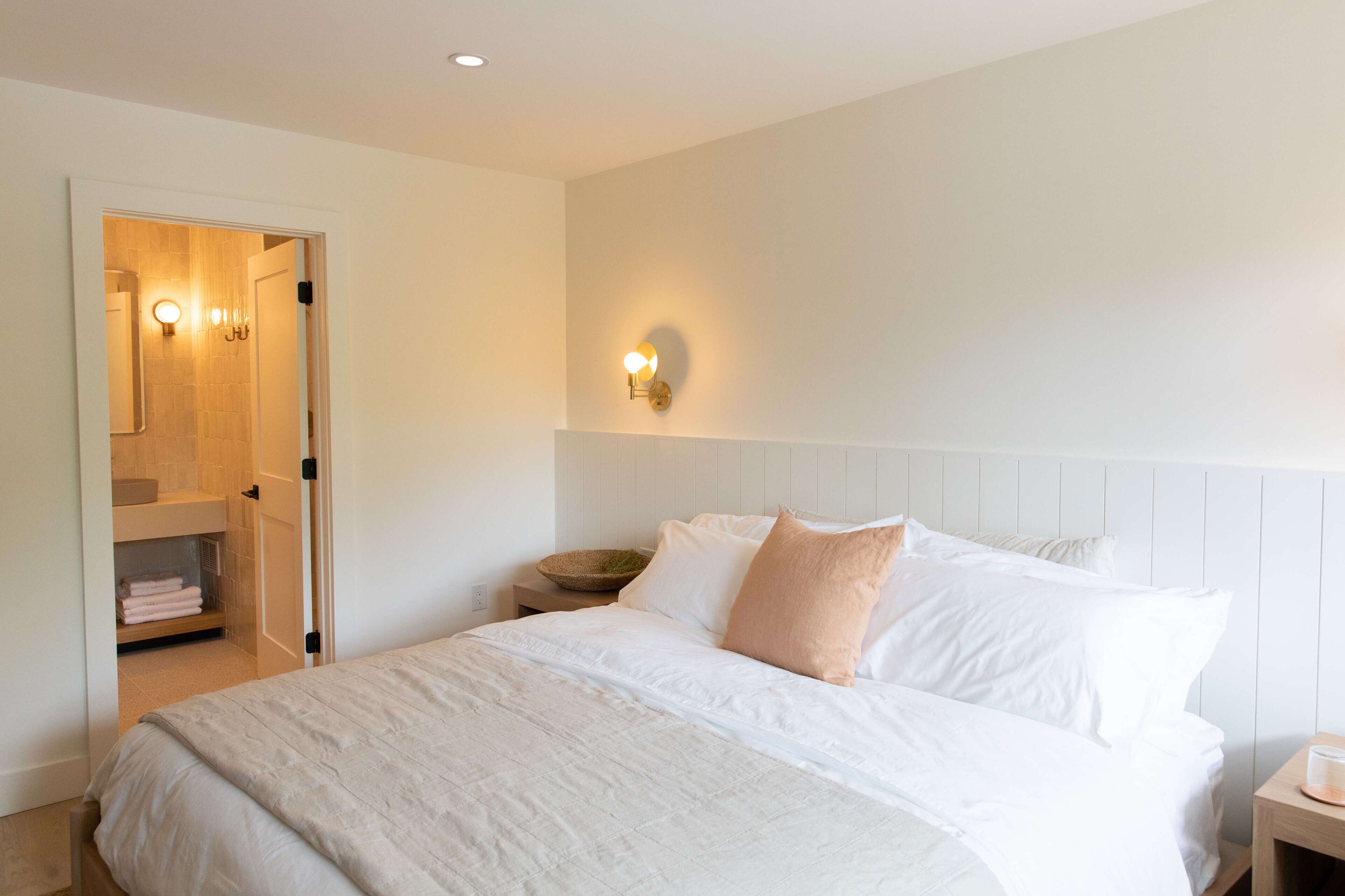 deluxe room | frette italian sheets, premium bedding, iron/ironing board, free wifi