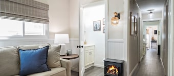 RESORT-STYLE! Hot tub, Fire pit, BBQ, 3/1.5 ba, Lndry, Prking, Toys, EV, Pets ok