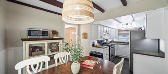 Resort-style AMENITY-PACKED 3br home, FAMILY & PET friendly!