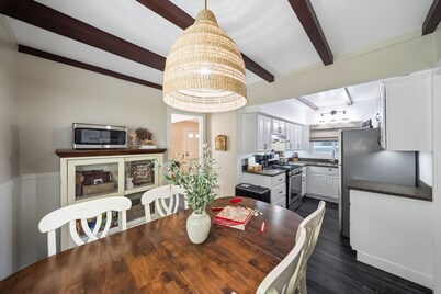 Resort-style AMENITY-PACKED 3br home, FAMILY & PET friendly!