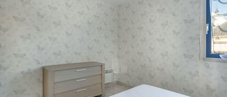 2 多间卧室、免费 WiFi
