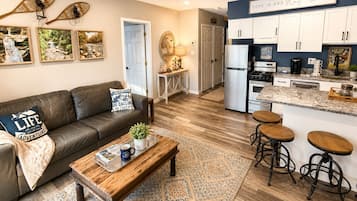 Smart TV, chimenea y tenis de mesa
