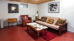 Fernseher, Kamin, Arbeitsbereiche