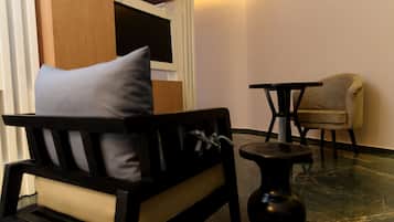 Escritorio, Internet por cable gratuito, ropa de cama