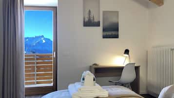 2 bedrooms, desk, iron/ironing board, free WiFi
