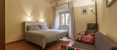 2 室のベッドルーム、アイロン / アイロン台、WiFi