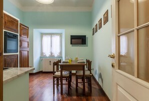 Dining - San Lorenzo Cozy and Comfortable Flat (Rome)