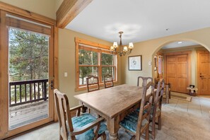 Apartment (4 Bedrooms) | Exterior