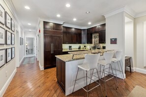 Apartment (4 Bedrooms) | Exterior