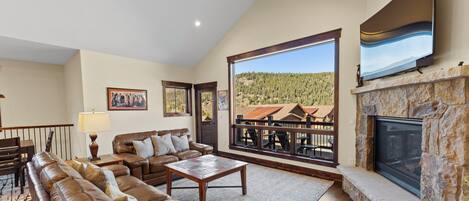 Villa (4 Bedrooms) | Front of property
