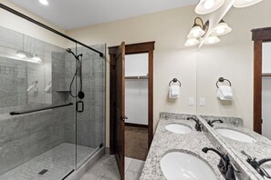 Vila (4 Bedrooms) | Fachada