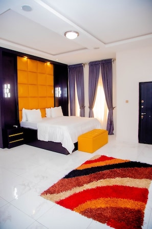 5 bedrooms, iron/ironing board, free WiFi - Vacation Home (Lekki)