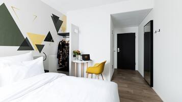 Laptop workspace, soundproofing, free cribs/infant beds, free WiFi