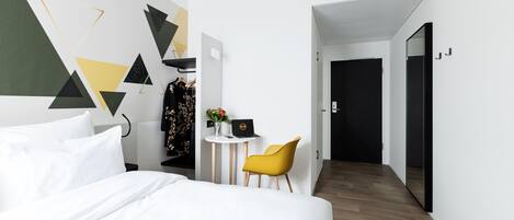 Laptop workspace, soundproofing, free cots/infant beds, free WiFi