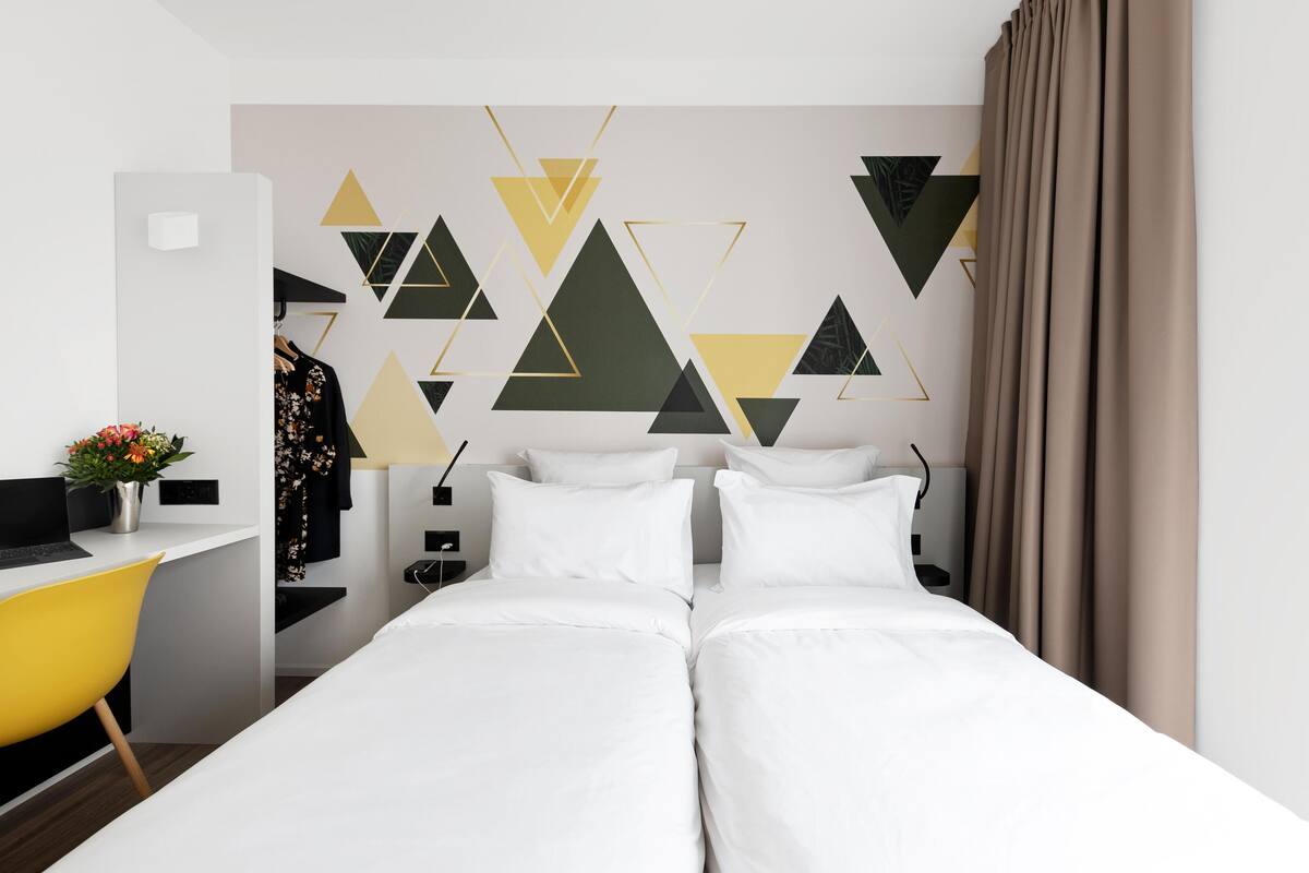 twin room | 1 bedroom, laptop workspace, soundproofing, free cots/infant beds