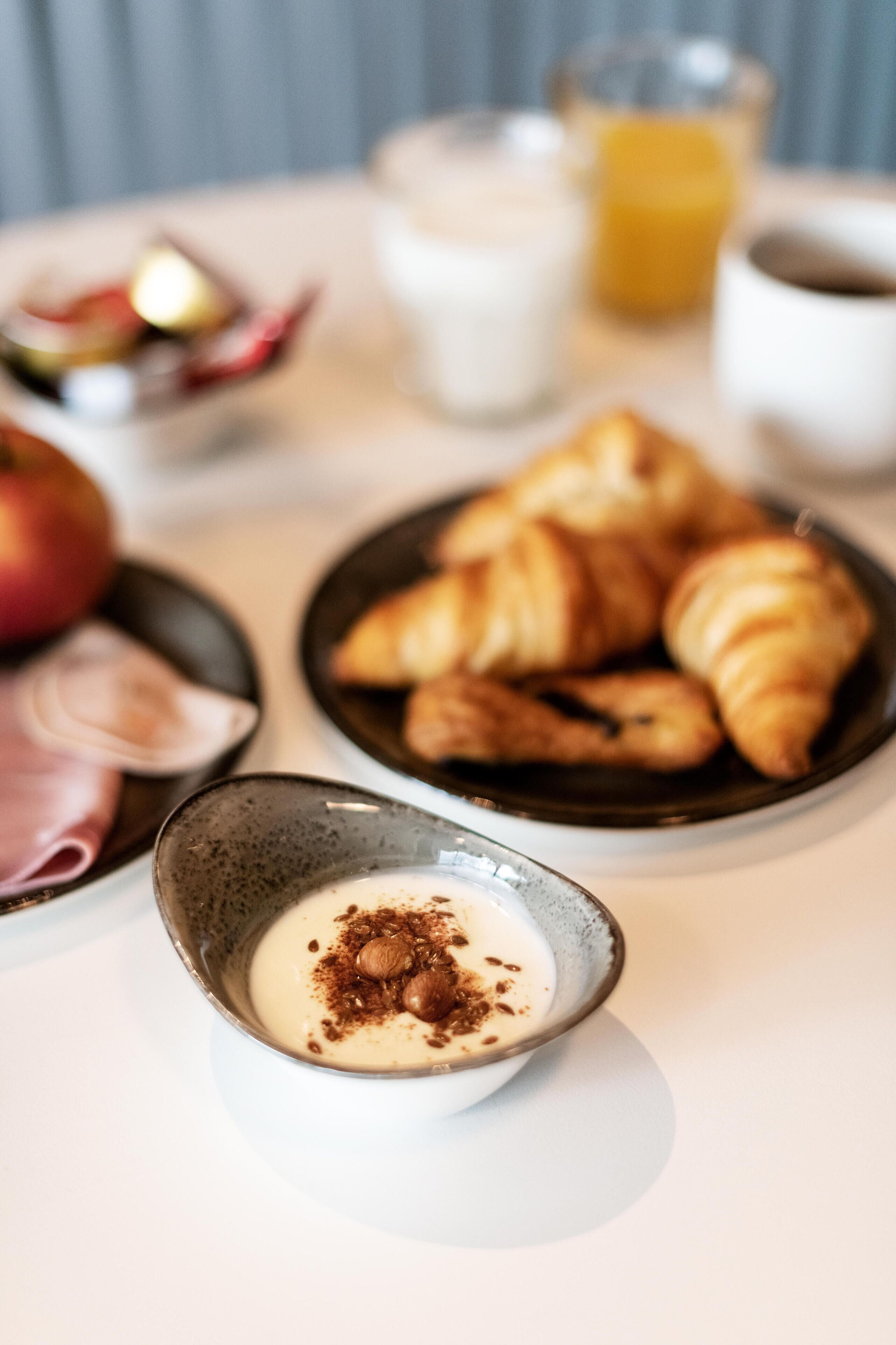 daily continental breakfast (chf 18 per person)