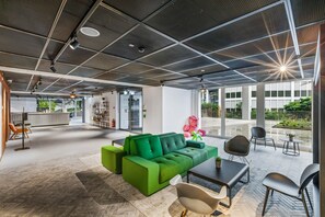 Sala de estar en el lobby