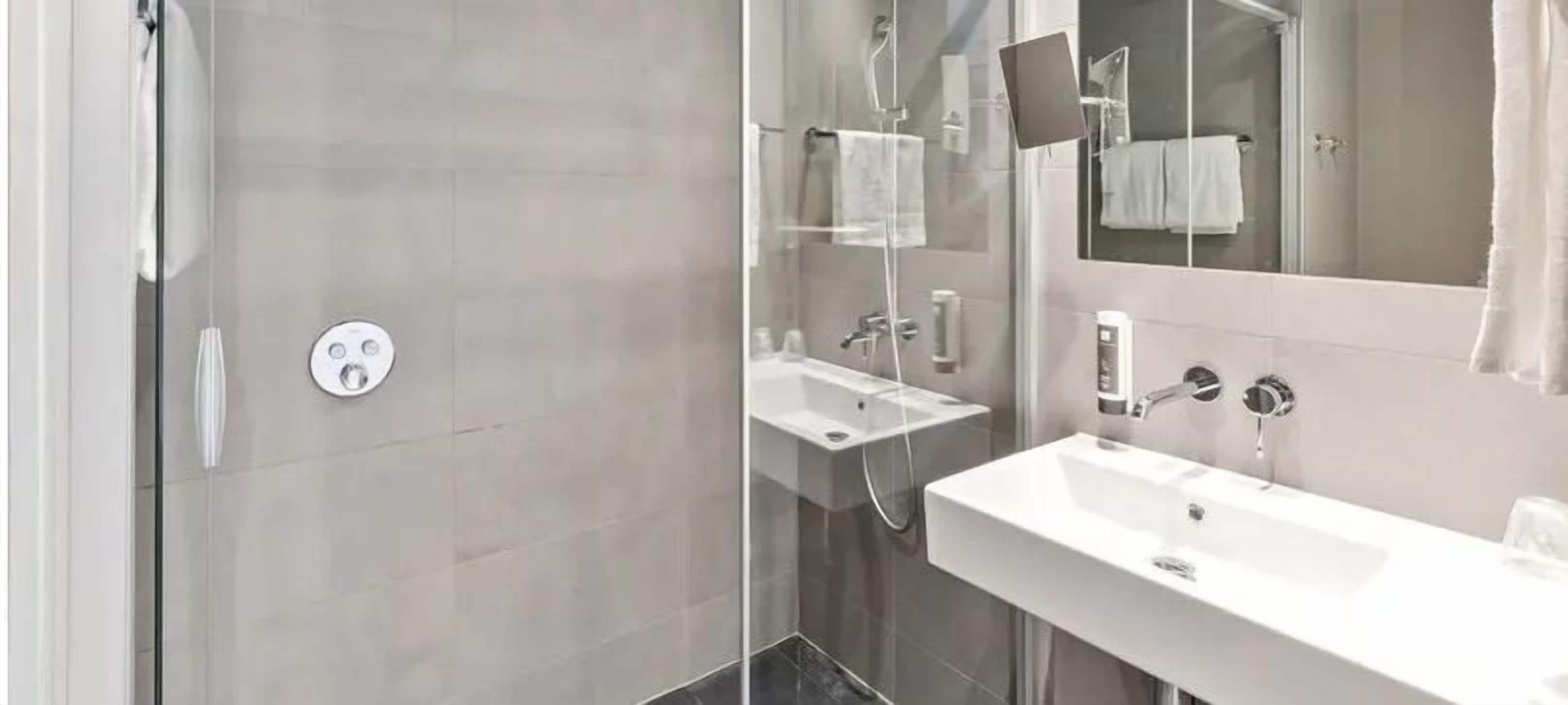 quadruple room | 1 bedroom, premium bedding, laptop workspace, blackout curtains