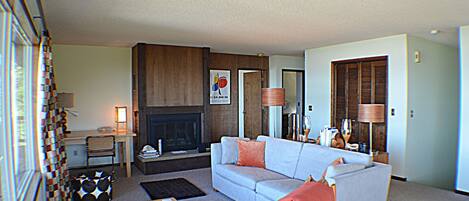 Fernseher, Kamin, DVD-Player, Tischtennisplatte