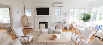 Downtown Oasis One Block from Beach and Shopping.