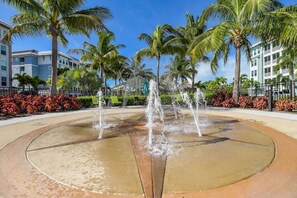 Property grounds - Sunset Margarita - Pet Condo Near Anna Maria w/ Pool, Bikes & Easy Beach Access (Bradenton)