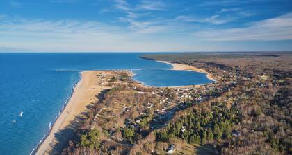 Perfect Grand Marais Get-Away! Pictured Rocks, snowmobile trails, beaches, etc
