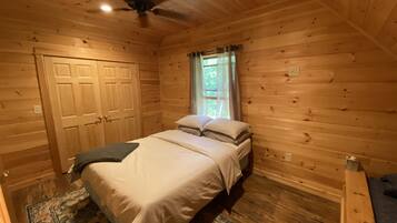 4 camere, una scrivania, ferro/asse da stiro, Wi-Fi