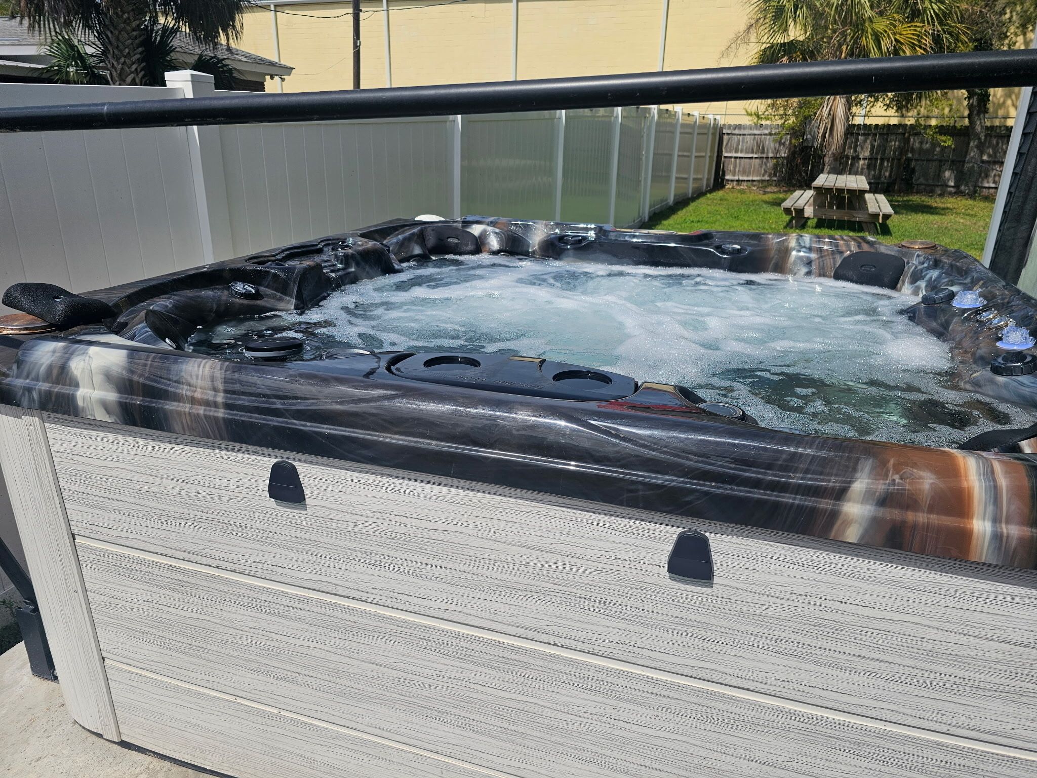 Outdoor spa tub