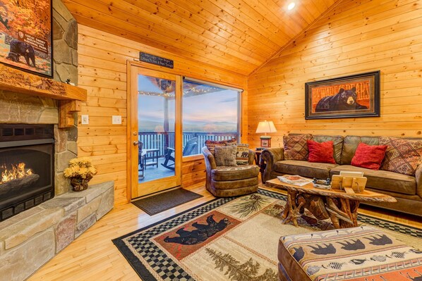 Smart TV, fireplace, DVD player