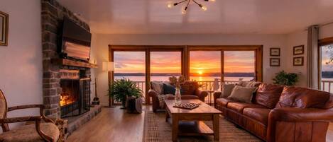Smart TV, fireplace, offices
