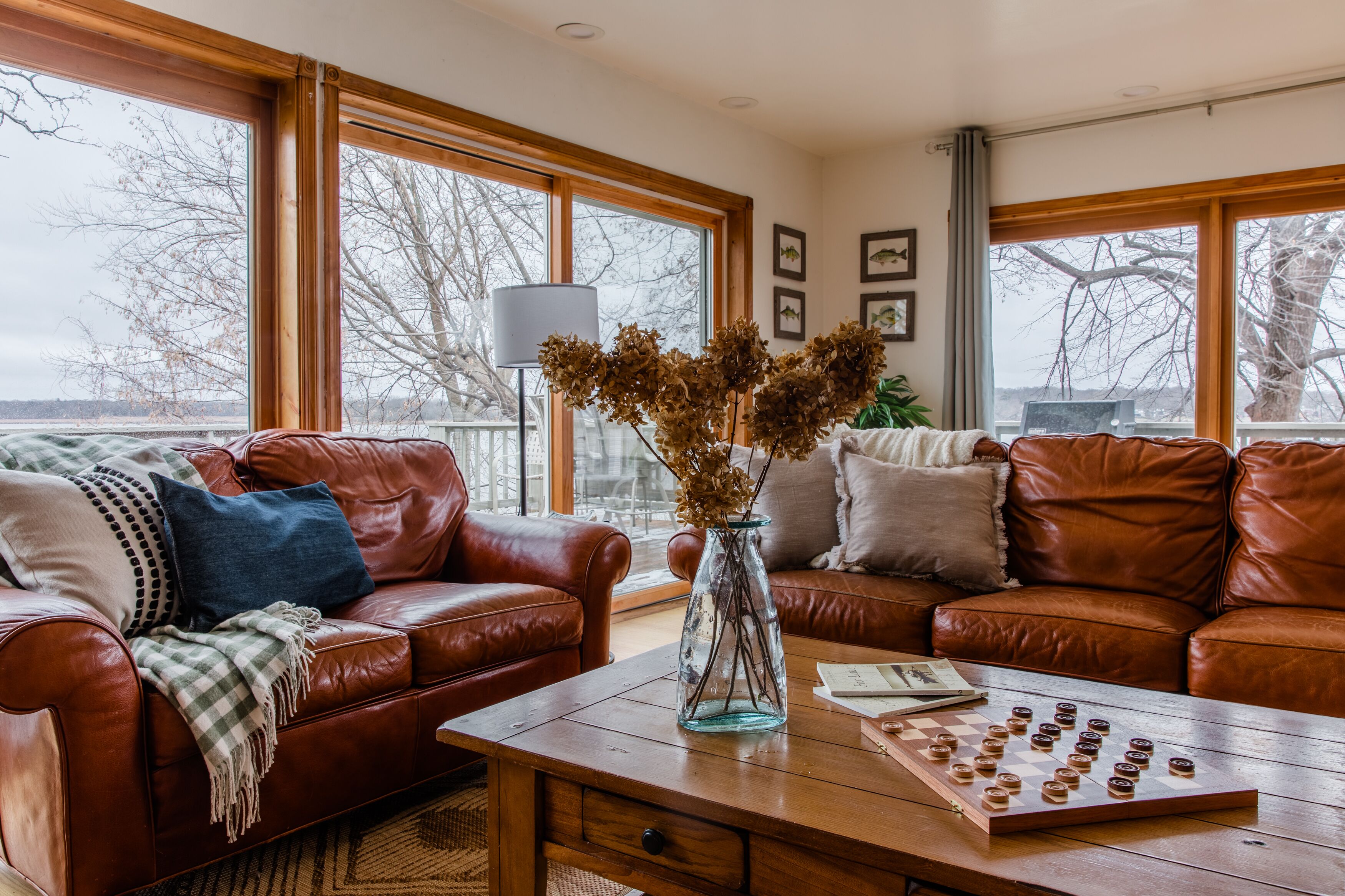 Smart TV, fireplace, offices