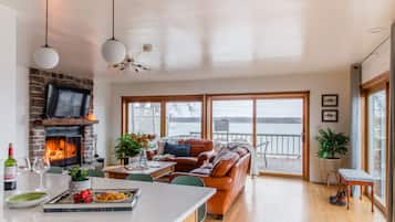 Smart TV, fireplace, offices