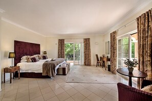 4 bedrooms, WiFi, bed sheets - Quinta Lantana - close to the beach (Almancil)