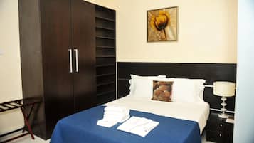 2 bedrooms, in-room safe, iron/ironing board, free WiFi