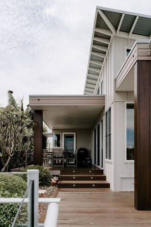 Terrace/patio - Ocean Essence Summary (Currarong)