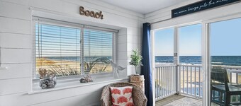 Snowbirds welcome! Steps from the Sand! Oceanfront condo in Cherry Grove