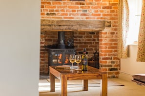 Interior - The Oast by Bloom Stays - charming oast house in beautiful countryside (Newenden)
