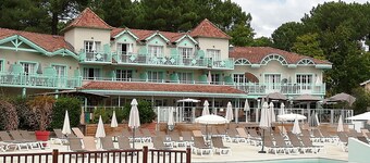 House in a wonderful place with pool view, next to pine forest