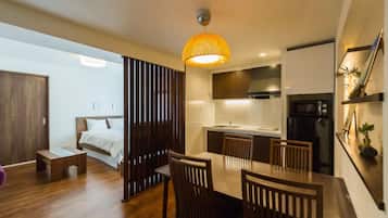 Apartamento, para não fumantes (203) | Opções para refeição no quarto