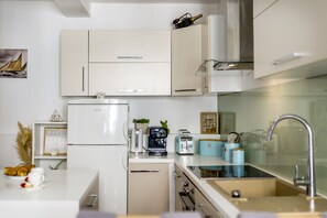 Frigorífic, forn, placa de cuina i rentaplats