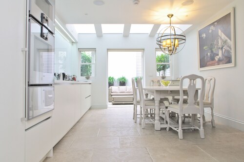 Elegant Chelsea Townhouse On Quaint Street