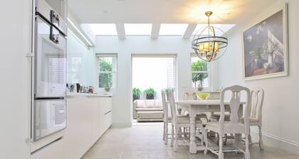 Elegant Chelsea Townhouse On Quaint Street